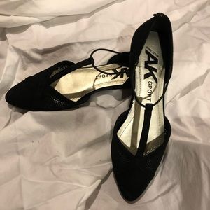 Ann Klein black flats